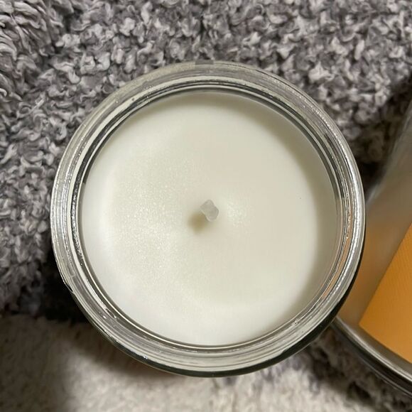 NWT- White Barn. Two “Mango Passion” 7oz Candles - Picture 4 of 4